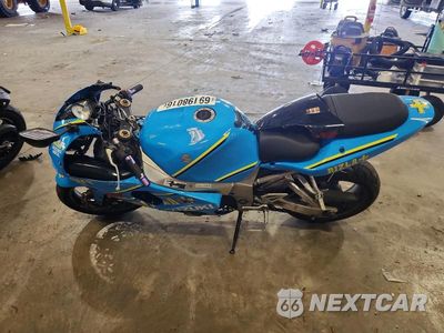 Trzecie zdjęcie samochodu z tyłu: 2001 SUZUKI GSX-R1000 VIN:JS1GT74A512107532 - miniatura