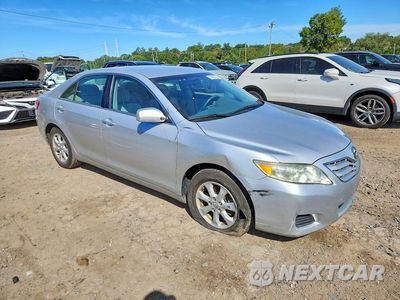 Czwarte zdjęcie samochodu z boku: 2010 TOYOTA CAMRY LE V6 VIN:4T1BK3EK1AU110916 - miniatura