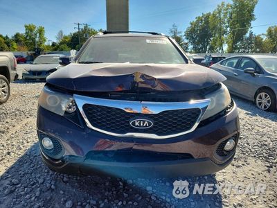 Piąte zdjęcie samochodu w środku: 2011 KIA SORENTO LX VIN:5XYKT4A28BG181577 - miniatura