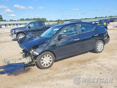 2013 NISSAN VERSA 1.6 S 3N1CN7AP8DL858864 - główne zdjęcie licytacji z USA - miniatura
