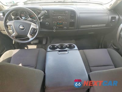 Zdjęcie 8 z 12 samochodu: 2010 CHEVROLET SILVERADO K1500 LT VIN:3GCRKSE33AG180961 - miniatura