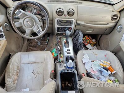 Zdjęcie 8 z 13 samochodu: 2006 JEEP LIBERTY LIMITED VIN:1J8GL58K16W157639 - miniatura