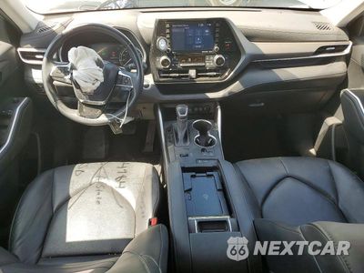 Zdjęcie 8 z 12 samochodu: 2021 TOYOTA HIGHLANDER XLE VIN:5TDGZRAH3MS525859 - miniatura