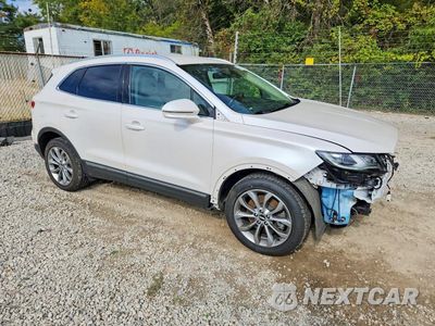 Czwarte zdjęcie samochodu z boku: 2019 LINCOLN MKC SELECT VIN:5LMCJ2D95KUL20711 - miniatura