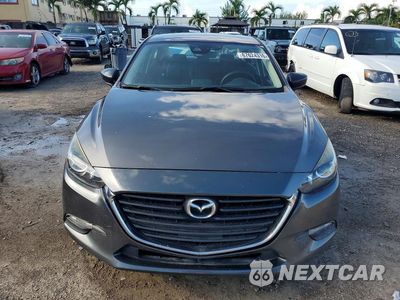 Piąte zdjęcie samochodu w środku: 2018 MAZDA 3 SPORT VIN:3MZBN1U74JM244530 - miniatura