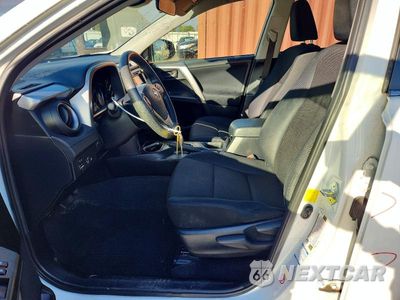 Zdjęcie 8 z 15 samochodu: 2017 TOYOTA RAV4 LE VIN:JTMBFREV1HJ147997 - miniatura
