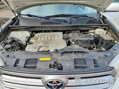 Zdjęcie 12 z 13 samochodu: 2012 TOYOTA HIGHLANDER SE VIN:5TDBK3EH3CS094895 - miniatura