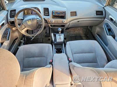 Zdjęcie 8 z 12 samochodu: 2006 HONDA CIVIC LX VIN:1HGFA16536L145154 - miniatura