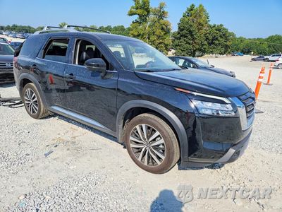 Czwarte zdjęcie samochodu z boku: 2025 NISSAN PATHFINDER PLATINUM VIN:5N1DR3DH9SC271466 - miniatura