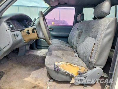 Zdjęcie 7 z 12 samochodu: 1996 TOYOTA T100 DX VIN:JT4TN12D4T0018056 - miniatura