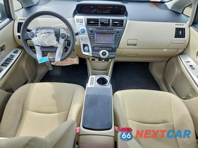 Zdjęcie 8 z 12 samochodu: 2012 TOYOTA PRIUS V THREE VIN:JTDZN3EU9C3052770 - miniatura