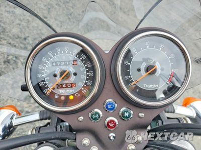 Zdjęcie 7 z 9 samochodu: 2010 TRIUMPH MOTORCYCLE BONNEVILLE T VIN:SMT910K14AT413969 - miniatura