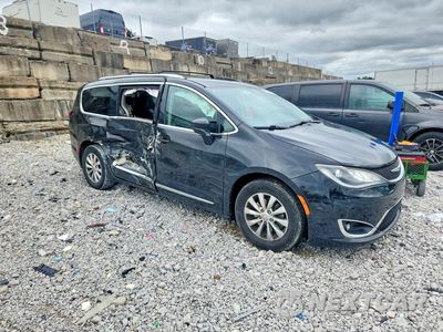 Czwarte zdjęcie samochodu z boku: 2019 CHRYSLER PACIFICA TOURING L VIN:2C4RC1BG5KR651602 - miniatura