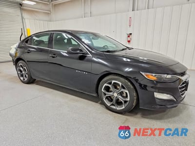 Czwarte zdjęcie samochodu z boku: 2023 CHEVROLET MALIBU LT VIN:1G1ZD5ST3PF132377 - miniatura