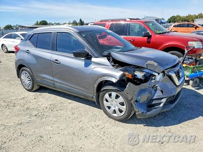 Czwarte zdjęcie samochodu z boku: 2019 NISSAN KICKS S VIN:3N1CP5CU3KL532047 - miniatura