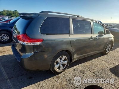 Trzecie zdjęcie samochodu z tyłu: 2012 TOYOTA SIENNA LE VIN:5TDKK3DC3CS257454 - miniatura