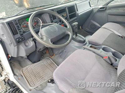 Zdjęcie 8 z 13 samochodu: 2014 ISUZU NPR HD BOX TRUCK VIN:JALC4W160E7003291 - miniatura