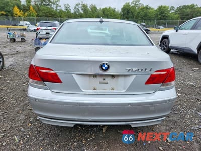 Zdjęcie 6 z 12 samochodu: 2007 BMW 750 VIN:WBAHN83547DT75013 - miniatura