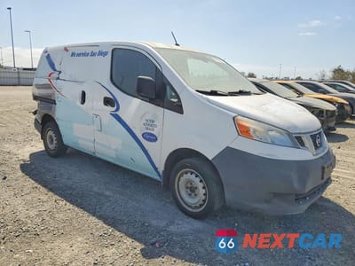 Czwarte zdjęcie samochodu z boku: 2014 NISSAN NV200 DELIVERY VAN VIN:3N6CM0KN9EK700722 - miniatura