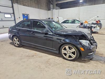 Czwarte zdjęcie samochodu z boku: 2011 MERCEDES-BENZ C 300 4MATIC VIN:WDDGF8BB0BR164492 - miniatura