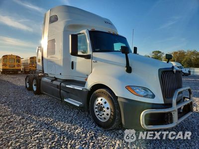 Czwarte zdjęcie samochodu z boku: 2022 INTERNATIONAL LT625 SEMI TRUCK VIN:3HSDZAPR3NN589293 - miniatura