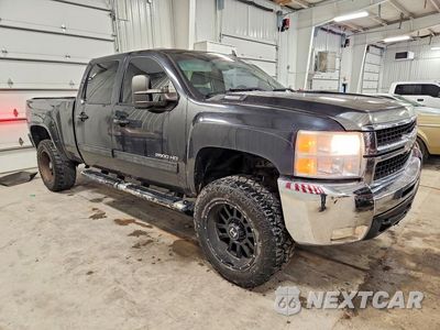 Czwarte zdjęcie samochodu z boku: 2010 CHEVROLET SILVERADO K2500 HEAVY DUTY LTZ VIN:1GC4KYB62AF130257 - miniatura
