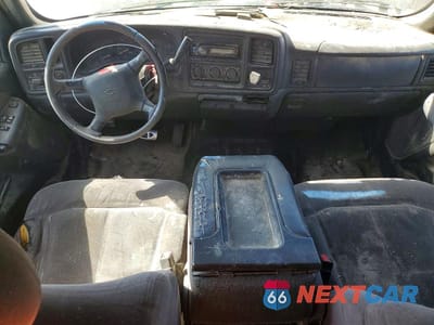 Zdjęcie 9 z 13 samochodu: 2002 CHEVROLET SILVERADO C1500 VIN:2GCEC19V321372652 - miniatura