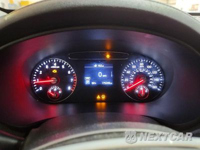 Zdjęcie 9 z 13 samochodu: 2019 KIA SORENTO L VIN:5XYPG4A31KG522949 - miniatura