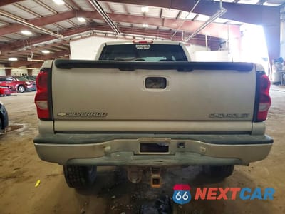 Zdjęcie 6 z 12 samochodu: 2005 CHEVROLET SILVERADO K1500 VIN:1GCEK19B35E241250 - miniatura