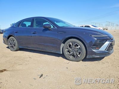 Czwarte zdjęcie samochodu z boku: 2025 HYUNDAI SONATA SEL VIN:KMHL64JAXSA475108 - miniatura