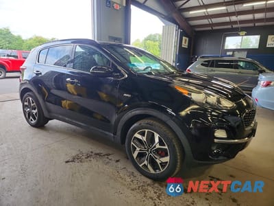 Czwarte zdjęcie samochodu z boku: 2020 KIA SPORTAGE EX VIN:KNDPNCACXL7767375 - miniatura