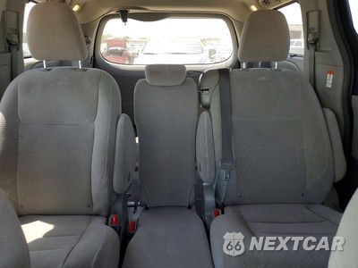 Zdjęcie 10 z 13 samochodu: 2018 TOYOTA SIENNA LE VIN:5TDKZ3DC7JS955185 - miniatura