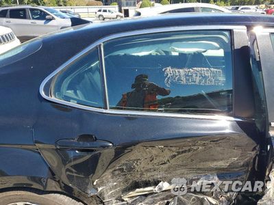 Zdjęcie 10 z 13 samochodu: 2019 TOYOTA CAMRY SE VIN:4T1B11HK6KU734649 - miniatura
