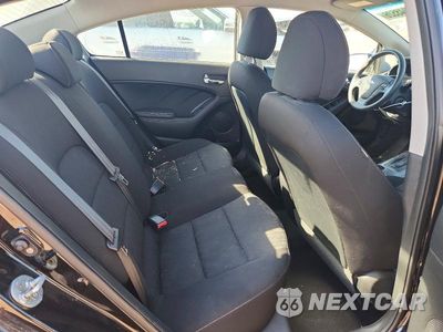 Zdjęcie 10 z 12 samochodu: 2016 KIA FORTE LX VIN:KNAFK4A63G5613447 - miniatura