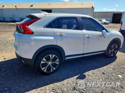 Trzecie zdjęcie samochodu z tyłu: 2019 MITSUBISHI ECLIPSE CROSS SE VIN:JA4AT5AA8KZ021008 - miniatura