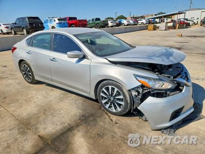 Czwarte zdjęcie samochodu z boku: 2018 NISSAN ALTIMA 2.5 SV VIN:1N4AL3AP7JC106119 - miniatura