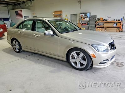 Czwarte zdjęcie samochodu z boku: 2011 MERCEDES-BENZ C 300 4MATIC VIN:WDDGF8BB8BR178091 - miniatura
