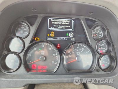 Zdjęcie 9 z 13 samochodu: 2019 PETERBILT 579 - SEMI TRUCK VIN:1XPBA48X3KD478647 - miniatura