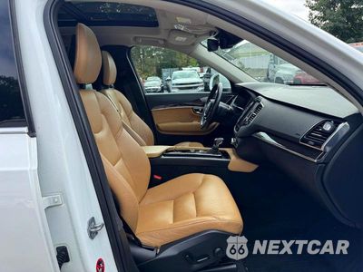 Zdjęcie 8 z 14 samochodu: 2016 VOLVO XC90 T6 VIN:YV4A22PKXG1018167 - miniatura
