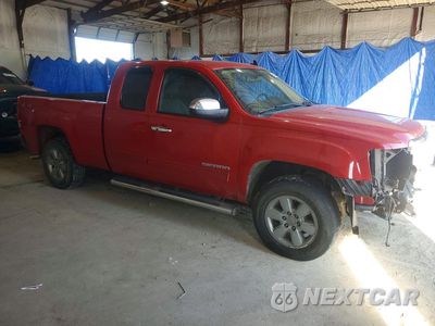 Czwarte zdjęcie samochodu z boku: 2013 GMC SIERRA K1500 SLE VIN:1GTR2VE70DZ100363 - miniatura