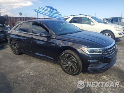 Czwarte zdjęcie samochodu z boku: 2019 VOLKSWAGEN JETTA SEL PREMIUM VIN:3VWG57BU0KM166217 - miniatura