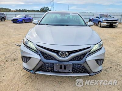 Piąte zdjęcie samochodu w środku: 2018 TOYOTA CAMRY XSE VIN:4T1B61HK6JU128865 - miniatura