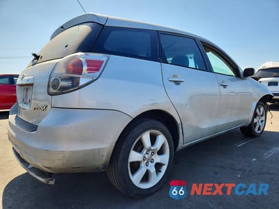 Trzecie zdjęcie samochodu z tyłu: 2005 TOYOTA MATRIX XR VIN:2T1KR32E85C502681 - miniatura