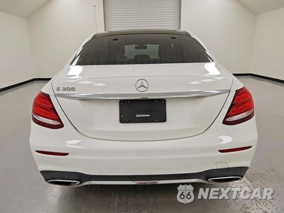 Zdjęcie 6 z 13 samochodu: 2019 MERCEDES-BENZ E 300 VIN:WDDZF4JB1KA666588 - miniatura