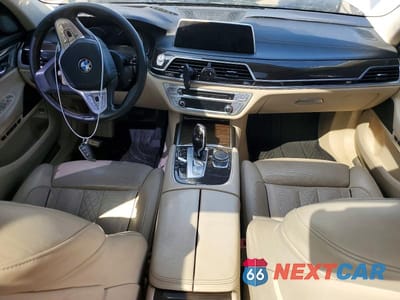 Zdjęcie 8 z 12 samochodu: 2016 BMW 750 XI VIN:WBA7F2C53GG418258 - miniatura