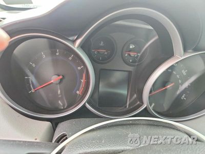 Zdjęcie 9 z 14 samochodu: 2013 CHEVROLET CRUZE LS VIN:1G1PA5SG0D7155057 - miniatura