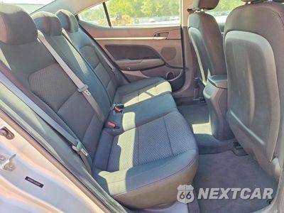 Zdjęcie 10 z 12 samochodu: 2020 HYUNDAI ELANTRA SEL VIN:5NPD84LF2LH535369 - miniatura