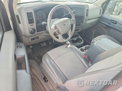 Zdjęcie 8 z 13 samochodu: 2019 NISSAN NV 2500 HD SV VIN:1N6AF0LY4KN807404 - miniatura