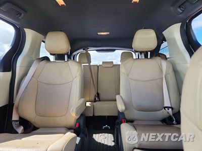 Zdjęcie 10 z 13 samochodu: 2021 TOYOTA SIENNA LIMITED 7-PASSENGER VIN:5TDZRKEC1MS054079 - miniatura