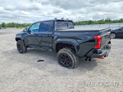 Drugie zdjęcie samochodu z przodu: 2026 TOYOTA TACOMA TRD PRO HV VIN:3TYLC5LNXTT074833 - miniatura